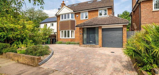 5 bedroom detached house for sale