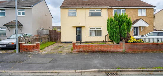 3 bed semi-detached house for sale