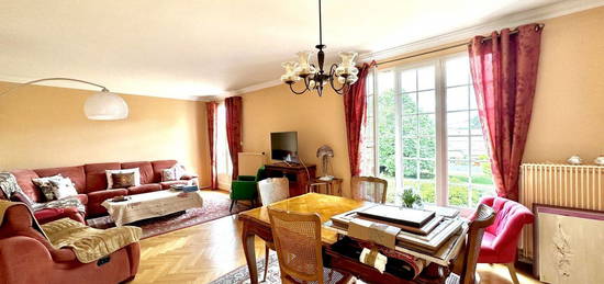 Maison de village  à vendre, 6 pièces, 5 chambres, 145 m²