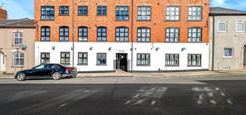 Flat to rent in Robert Street, Northampton, Northamptonshire NN1