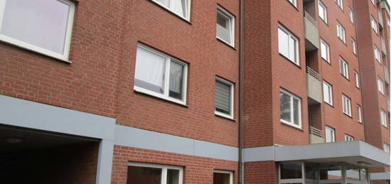 Renovierte Schöne, helle 3 Zimmer im 3. OG Wohnung Nähe des Universitätskliniken