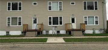 1 bed, 1.0 bath, 439 sqft, $545, 324 6th Ave SW #5, Valley City, ND 58072