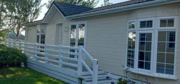 2 bedroom lodge for sale