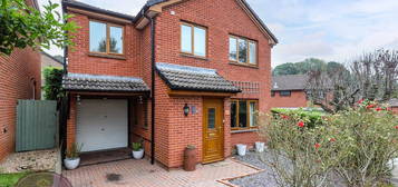 4 bed detached house for sale