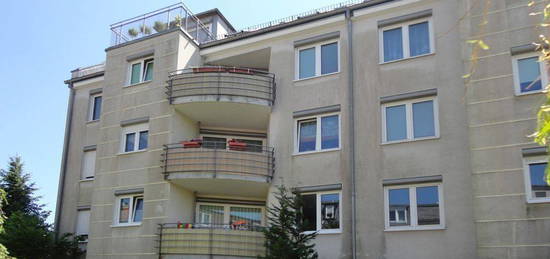 3 Zimmerwohnung mit Balkon und Stellplatz