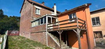 Maison mitoyenne 4 pièces avec dépendance et jardin bord de rivière