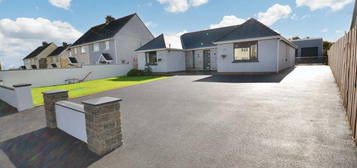 4 bedroom detached bungalow for sale