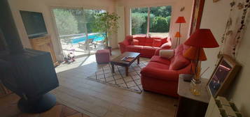 30.GARD.NIMES. Magnifique maison de 130 m² sur terrain arboré de 2000 m² avec piscine