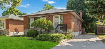 21 Jardine Pl, Toronto, ON M9R 2B8