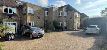 Flat to rent in The Old Coachworks, Sandwich, Kent CT13