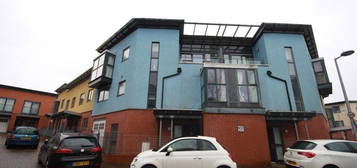 4 bed terraced house to rent