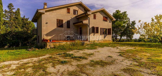 CASA INDIPENDENTE VISTA MARE A CIVITANOVA ALTA