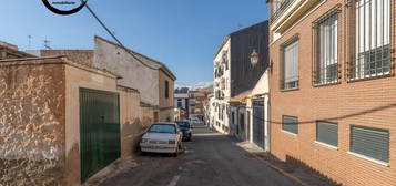 Casa adosada en venta en La Zubia Ciudad