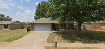 8204 E Norman St, Broken Arrow, OK 74014