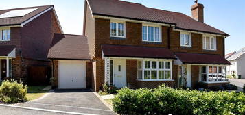 4 bed semi-detached house to rent