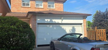 5 Rawling Cres, Brampton, ON L6Z 1N7