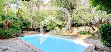 HYERES OUEST - 5 CHAMBRES -165M² - GARAGE - PISCINE