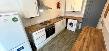 Terraced house to rent in Claude Street, Dunkirk, Nottingham NG7