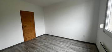 Kiadó téglalakás, albérlet, Tatán 180 E Ft / hó, 2 szobás