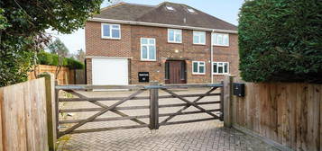 5 bedroom detached house to rent