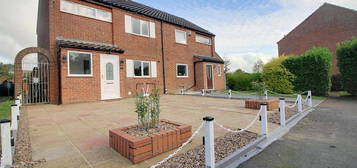 3 bedroom semi-detached house to rent