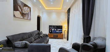 MECİDİYEKÖYDE ANA CADDEYE 3 DK 2+1 FULL EŞYALI BALKONLU DAİRE