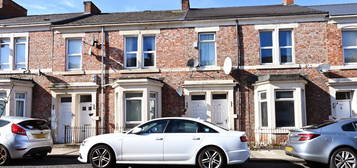 3 bed flat to rent