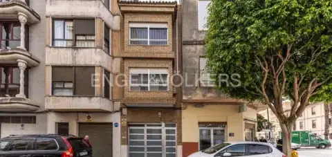 Casa adosada en Carrer de la Mare de D&#xE9;u