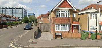 5 bed detached house to rent