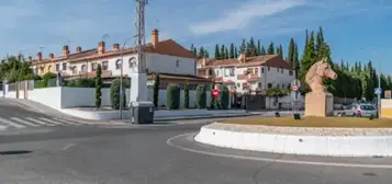 Casa adosada en calle de la Alkaima