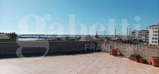 Zona San Benedetto, terrazza vista mare