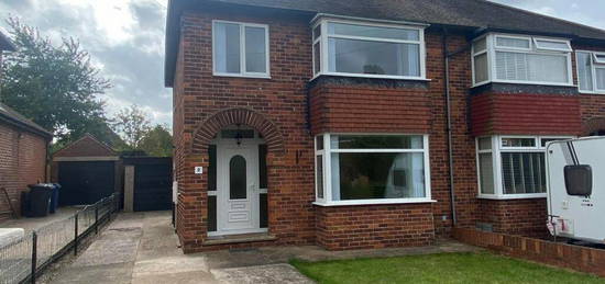 3 bedroom semi-detached house