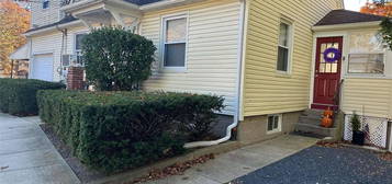 8 2nd St, Ronkonkoma, NY 11779