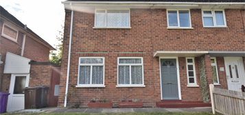 3 bedroom semi-detached house to rent