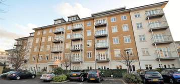 Flat to rent in Hurley House, Park West UB7