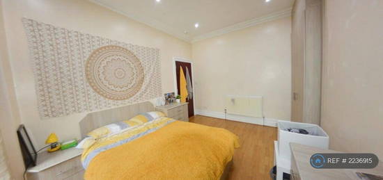 7 bedroom terraced house