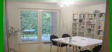 Neuwertige Erdgeschosswohnung mit Terrasse, Aufzug, etc. in zentraler Lage