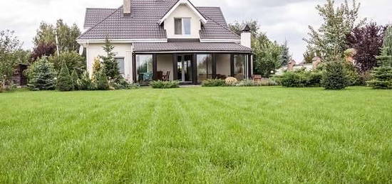 Einfamilienhaus nebst Garten und Garage