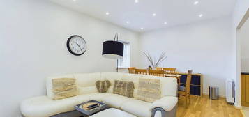 Flat for sale in Falcon Mews, Leighton Buzzard LU7