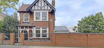 Link-detached house for sale in Queens Road, Buckhurst Hill IG9