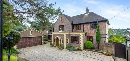 5 bedroom detached house for sale