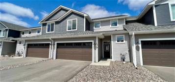 1579 Southpoint Dr, Hudson, WI 54016