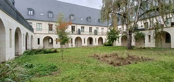 Appartement Halles Tours avec balcon et parking