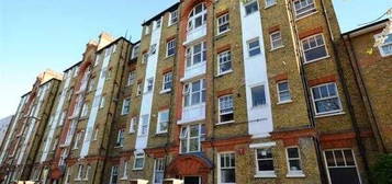 Flat to rent in Dewsbury Court, Chiswick, Chiswick W4