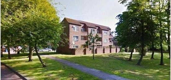 Flat to rent in Waleran Close, Stanmore HA7