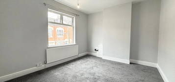 Flat to rent in Park Avenue, Leicester LE2