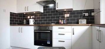 2 bed flat to rent