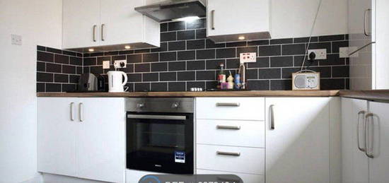 2 bed flat to rent