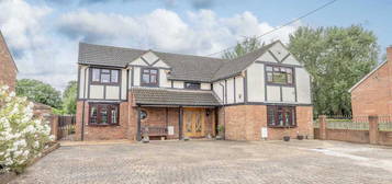 5 bedroom detached house to rent