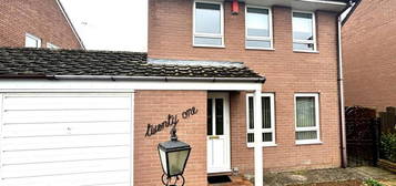 3 bedroom semi-detached house to rent